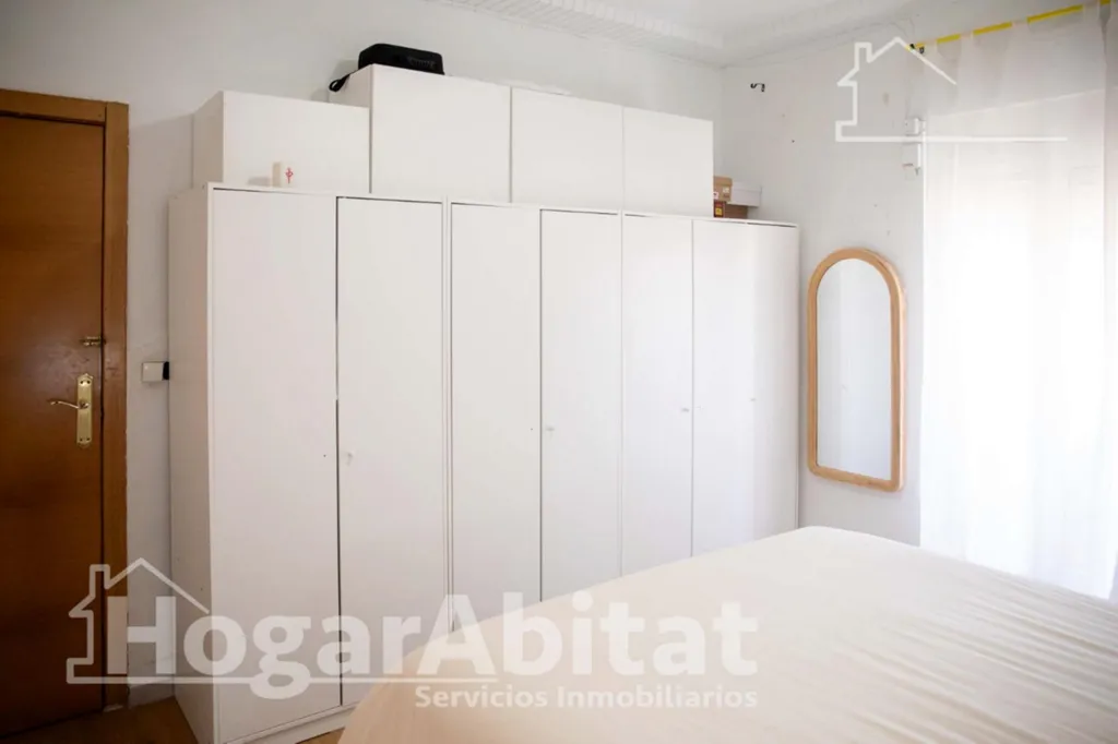 Magamistoad - House with Large Terrace in Manises