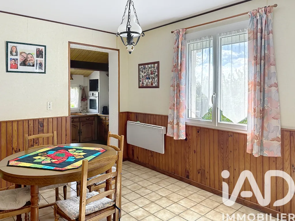Salle à manger - Pavillon avec Sous-sol à Le Tallud, France