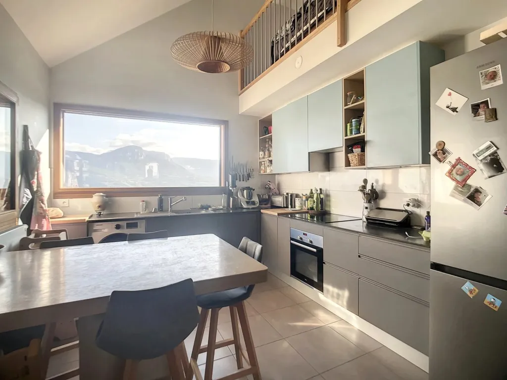 Cuisine - Appartement T4 avec Terrasse et Vue Montagnes à Bellecombe