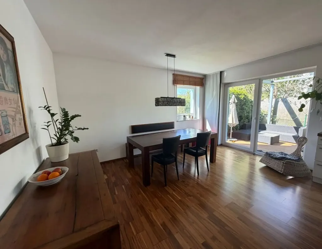 Sala da pranzo - Modern Corner Terrace House in Linz