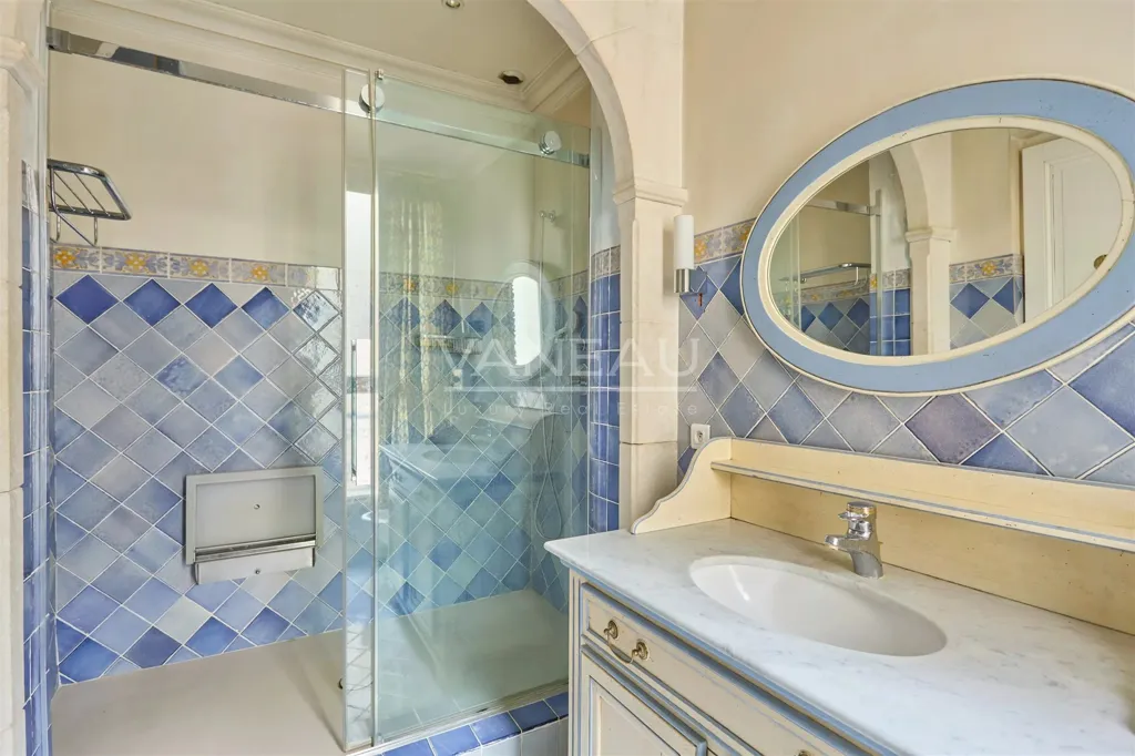 Bagni - 4-Room Parisian Apartment with Seine View