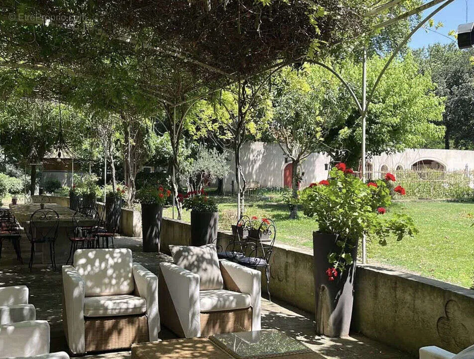 Terrasse - Domaine Mas de Bellombre avec Piscine en Provence