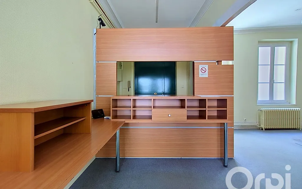 Bureau - Appartement T5 avec Cour Intérieure à Nancy