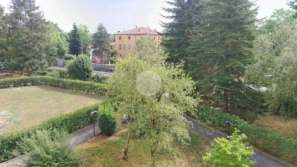 Jardin - Rustic Penthouse with Balcony in Parma