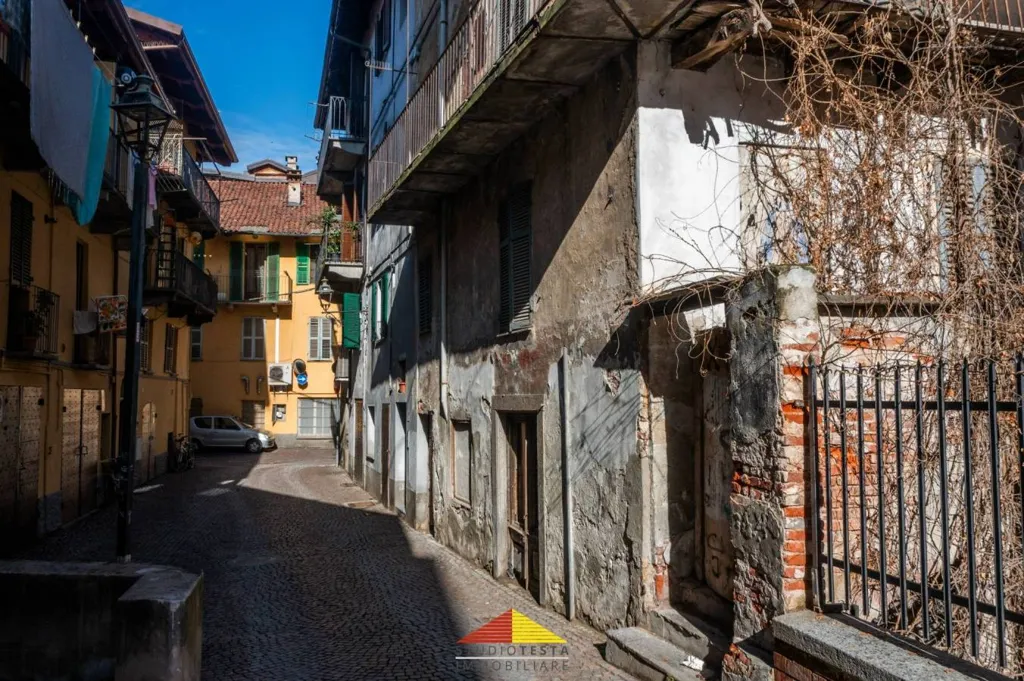 Aed - Restoration Project in Historic Centre, Saluzzo
