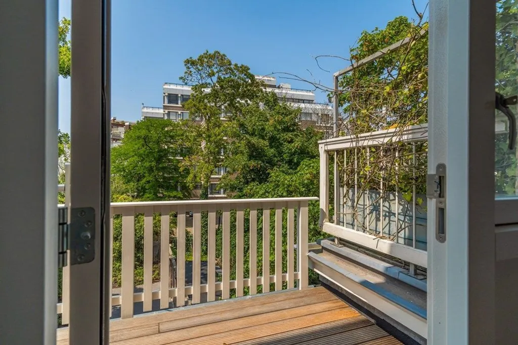 Balcon - Renovated Apartment with Balcony in The Hague