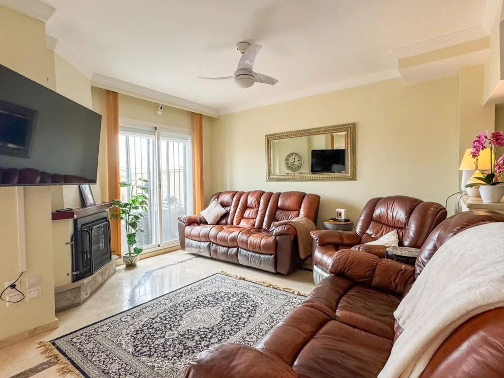 Elutuba - Townhouse with Sea Views in La Duquesa, Manilva