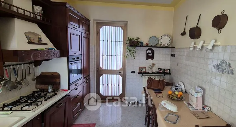 Cucina - Rustic Bifamily Villa with Garden in Trecate