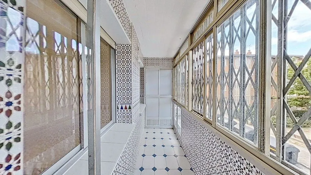 Balcony - Furnished Flat with Heating in Entrevías