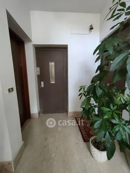 Entrée - Quadruplex with Balconies in Marsala Centre