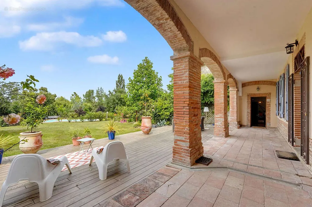 Terrasse - Manoir du XVIIe siècle avec Piscine près de Toulouse
