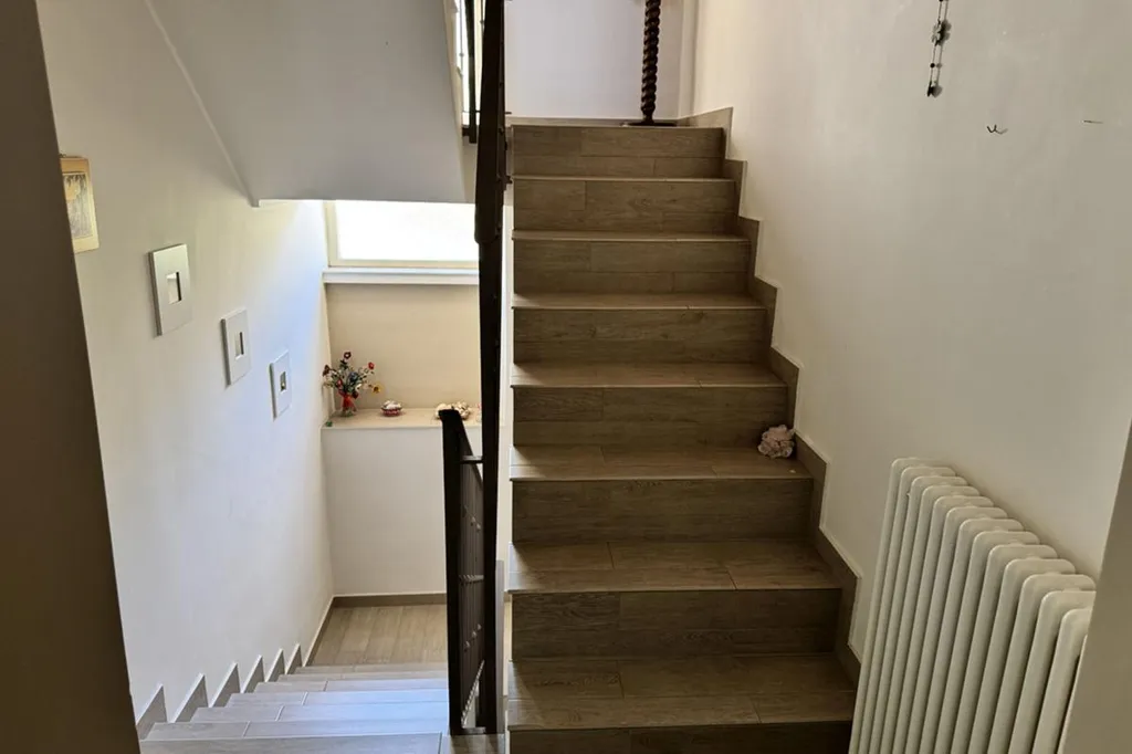 Pièces - Rear-Access Semi-Detached House with Mountain View in Itri