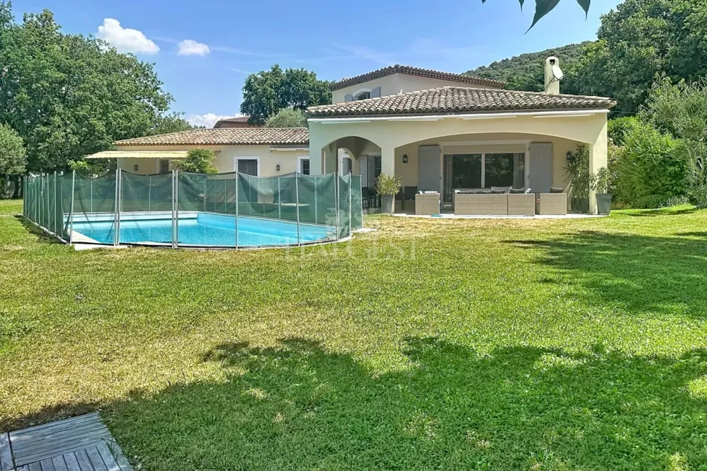 Piscina - Provençal Villa with Pool near Monaco