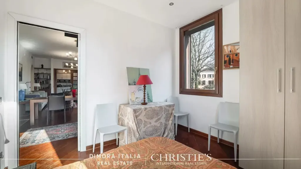 9-room apartment in IT