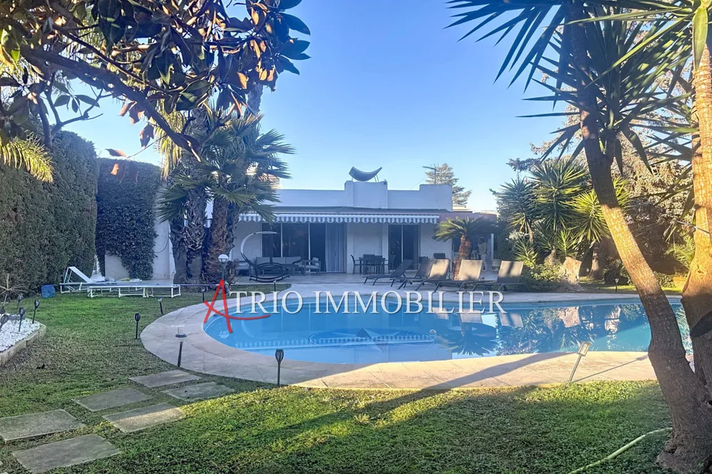 Pool - Luxury Villa with Pool in Cagnes-sur-Mer