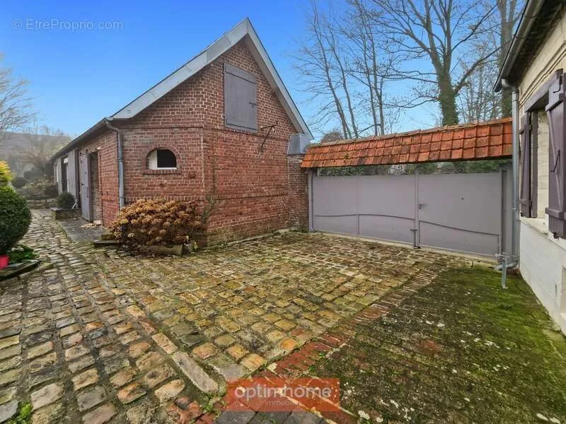 Jardin - Corps de Ferme Rénové avec Dépendance à Wanquetin
