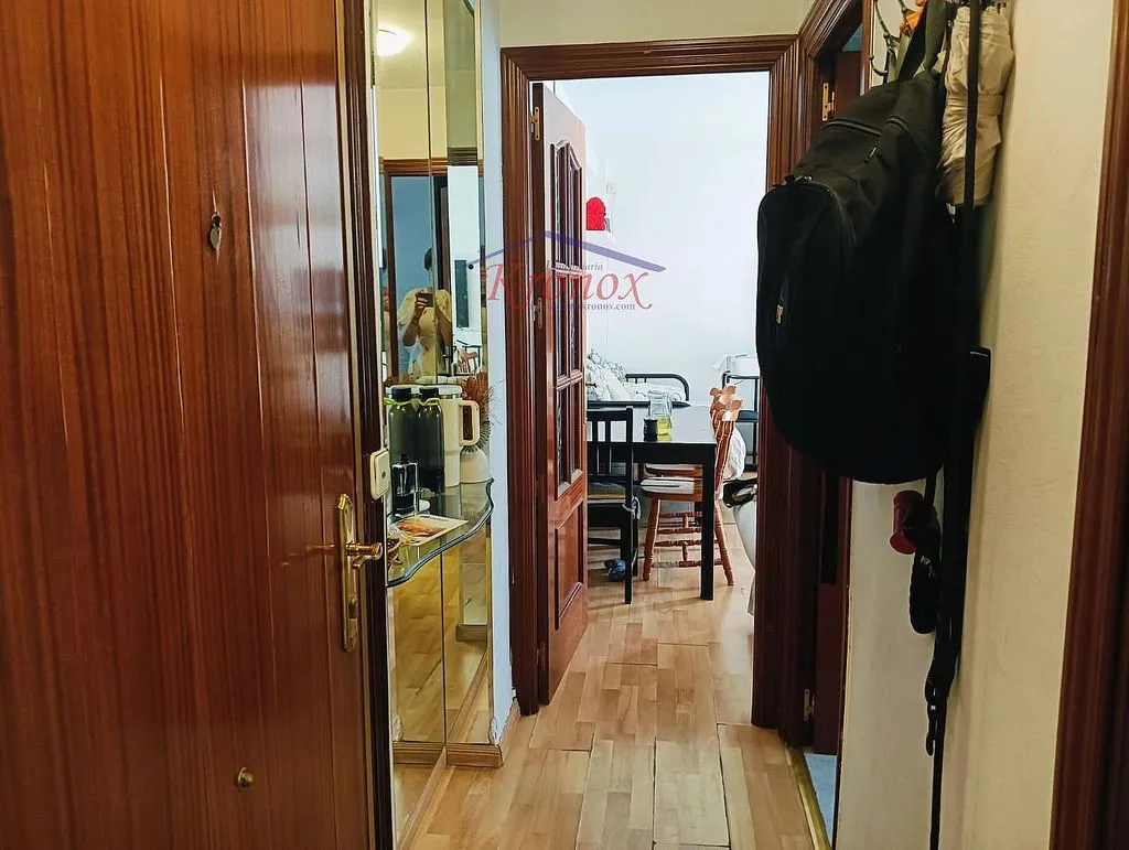 Esik - Reformed Flat with Terrace in Vallecas
