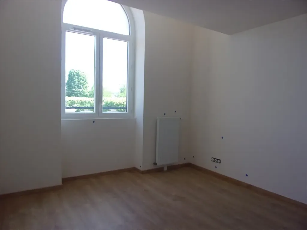 Toad - 3-Bedroom Apartment with Balcony in Vernon