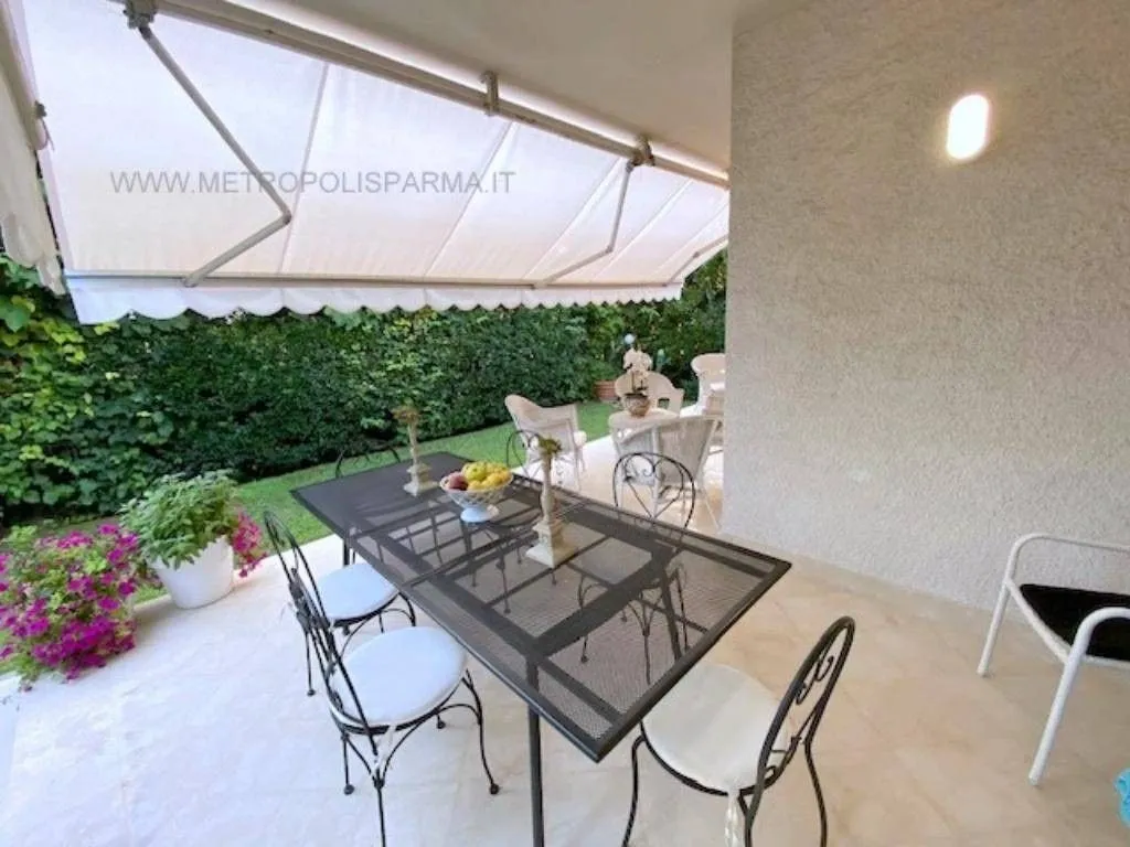Terrace - Luxury Villa with Garden in Forte dei Marmi