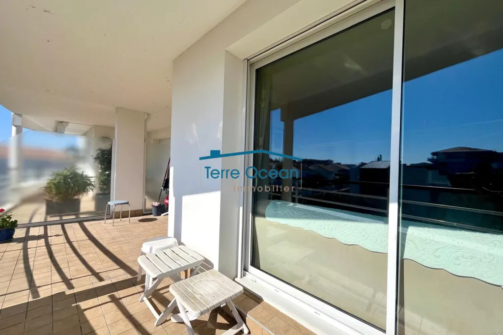 Rõdu - Traversant Apartment with Balcony in Royan