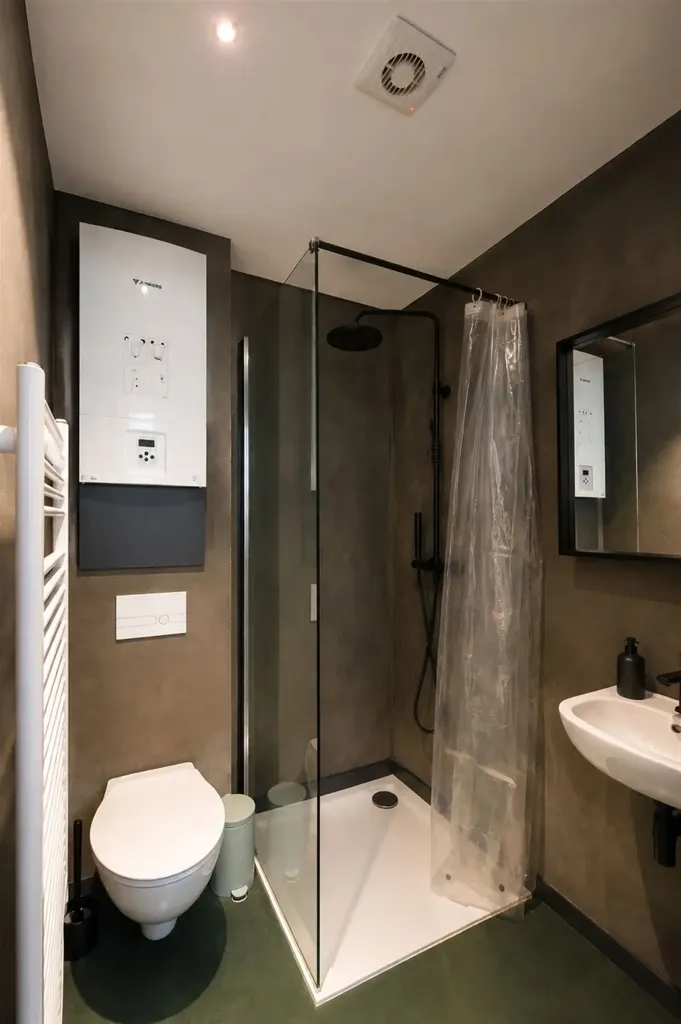 Bathrooms - Ready-to-Move Studio in Antwerp Centre