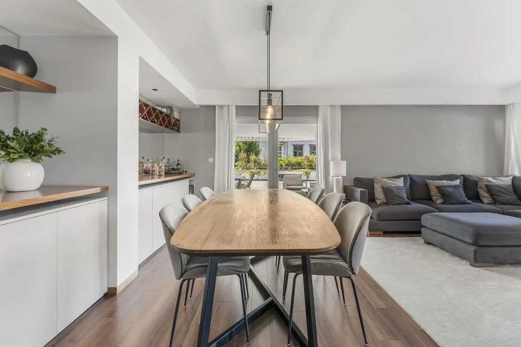 Söögituba - Luxury Flat with City Views in Parede