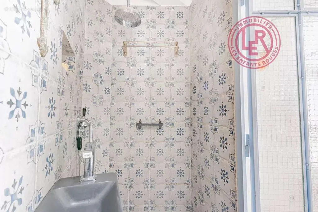 Bagni - 2-Bedroom Parisian Flat with Eiffel Tower View