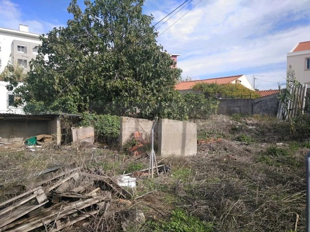 Jardin - Urban Land with Development Potential in Ajuda, Lisbon