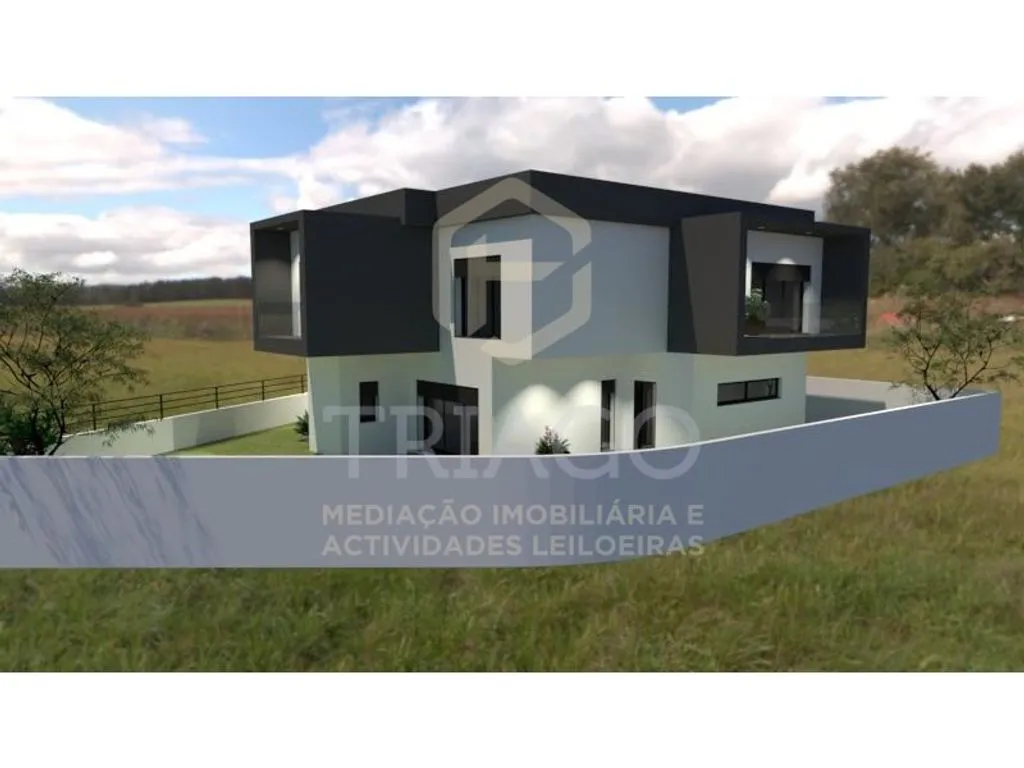 Modern House with Pool in Samora Correia