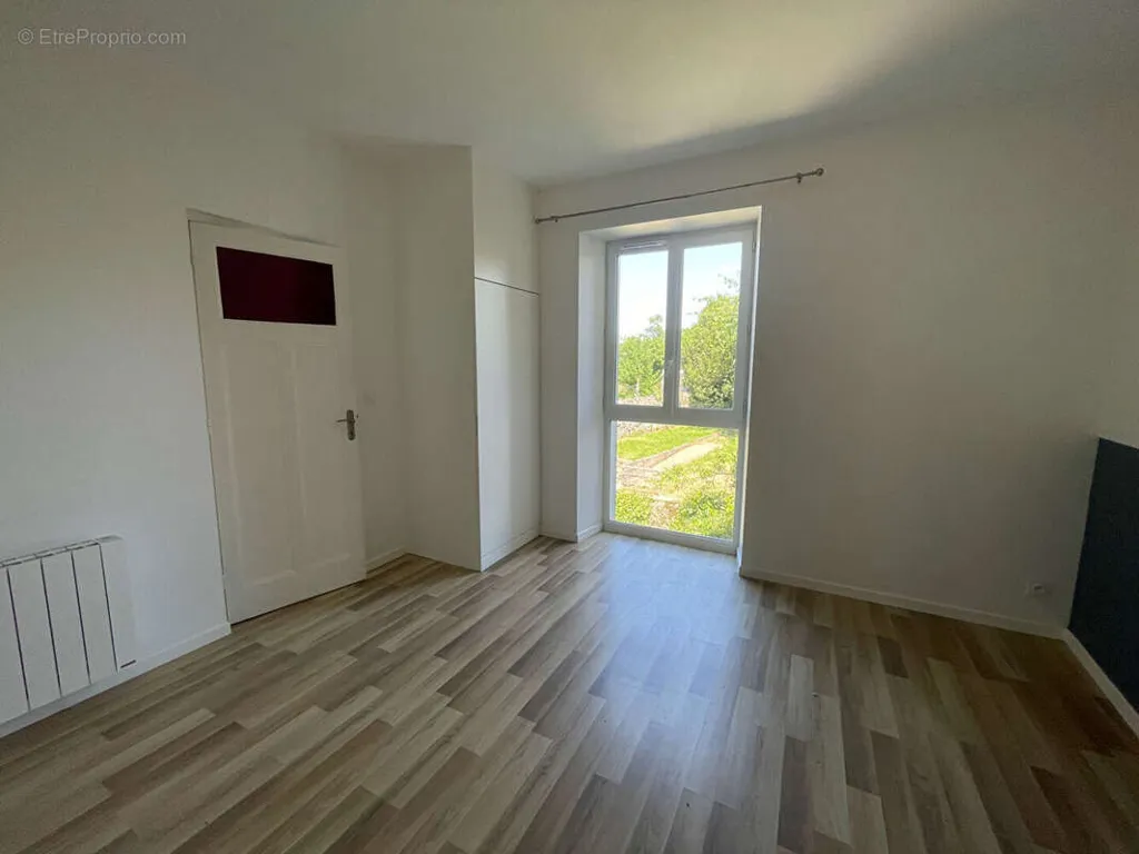 8-toaline maja asukohas Hede