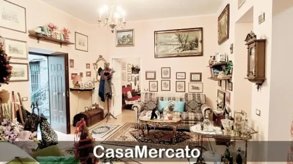 Elutuba - Quadrilocale with Courtyard in Rocca di Papa