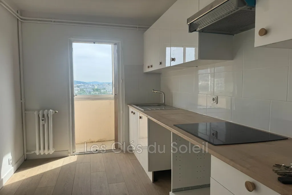 Köök - T4 Apartment with Balcony and Sea View in Toulon