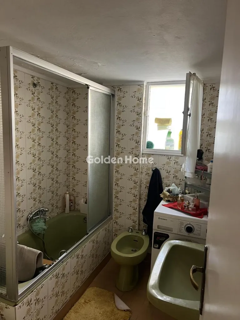 Vannitoad - Bright Apartment with Balcony in Volos Centre