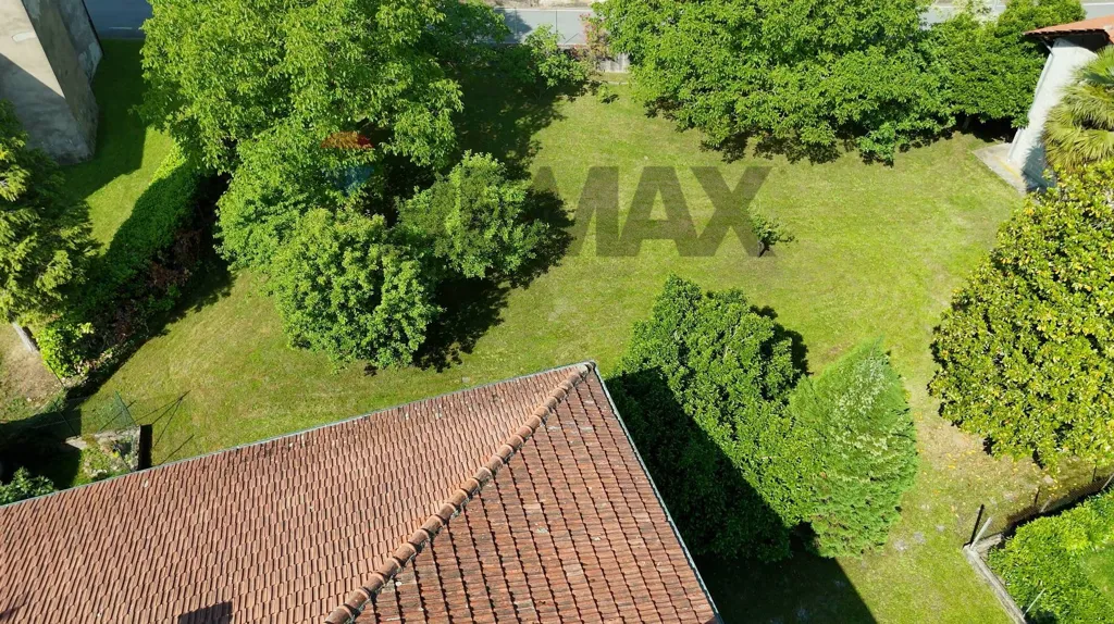 Aerial - Villa with Garden near Municipio