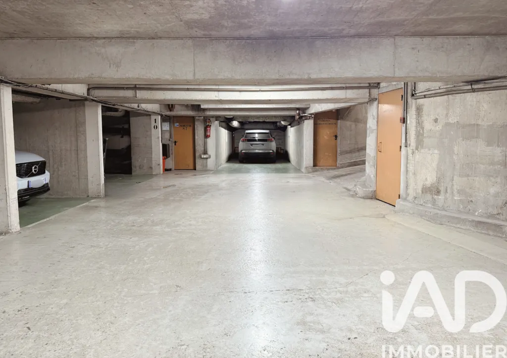 Garage - Place de Parking Sécurisée à Paris 20ème