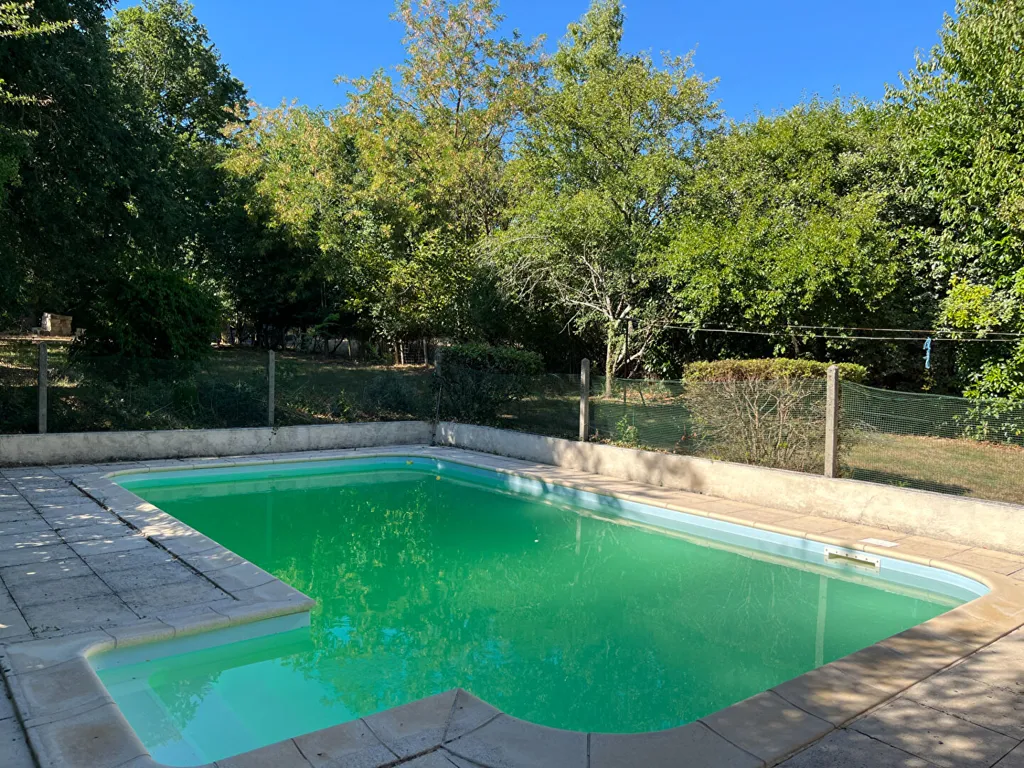 Piscine - Maison en Pierre avec Piscine à Journet