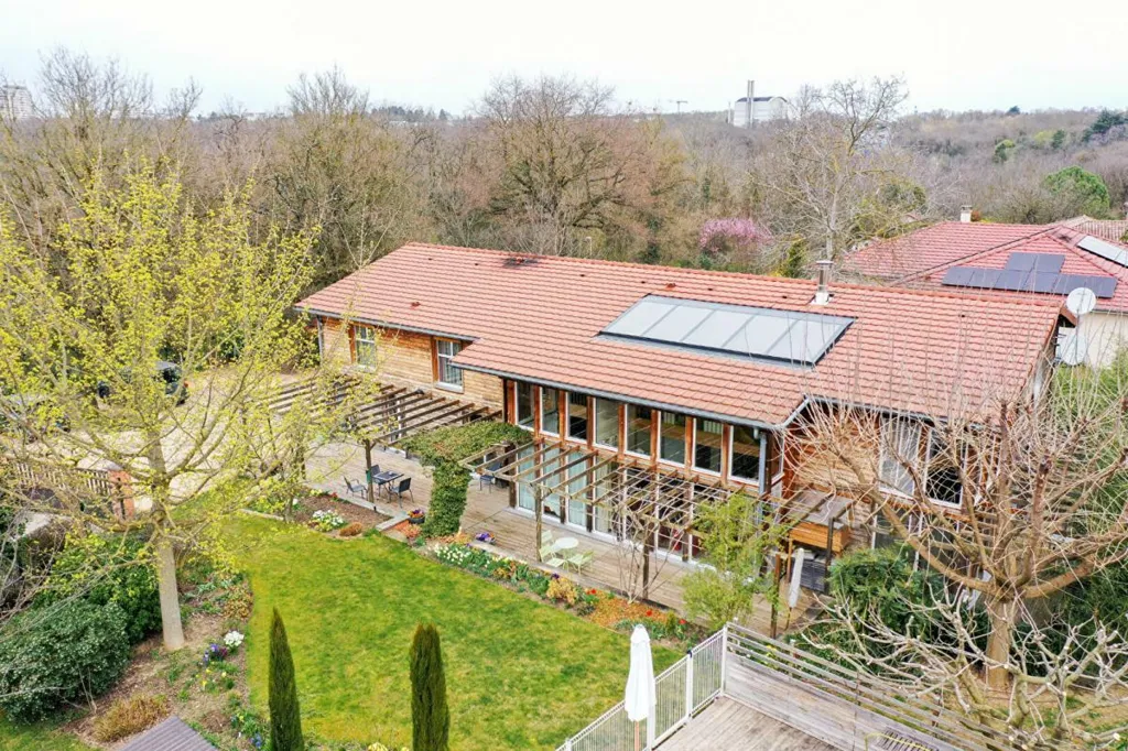 Vue aérienne - Maison avec Piscine et Jardin à Neyron