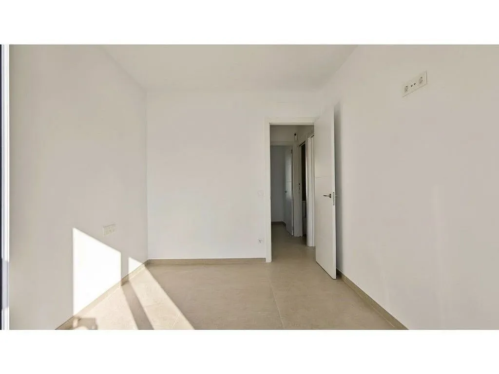 Rooms - Modernised Chalet with Pool in Empuriabrava