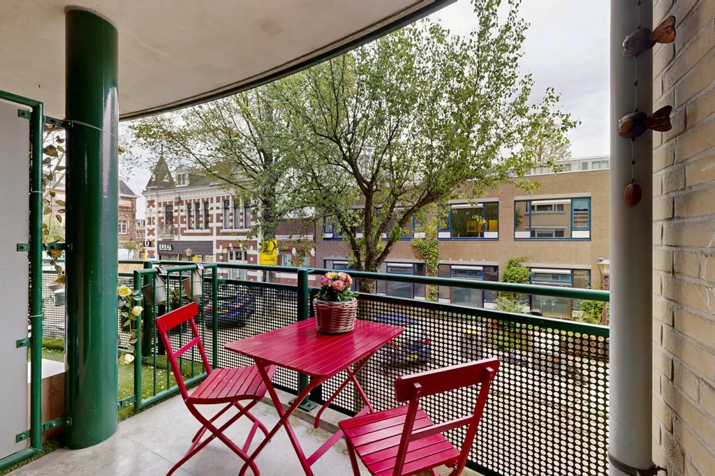 Balcone - Modern Apartment with Balcony in Amsterdam-Oost