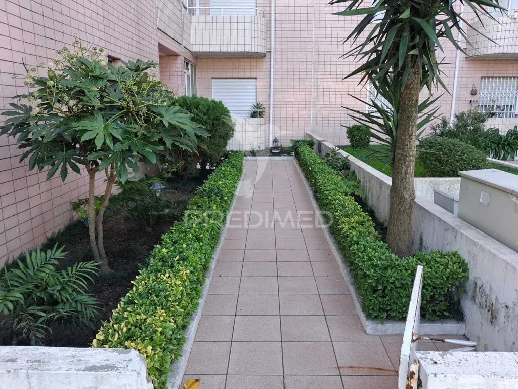 Aed - T2 Apartment with Metro Access in Baguim do Monte