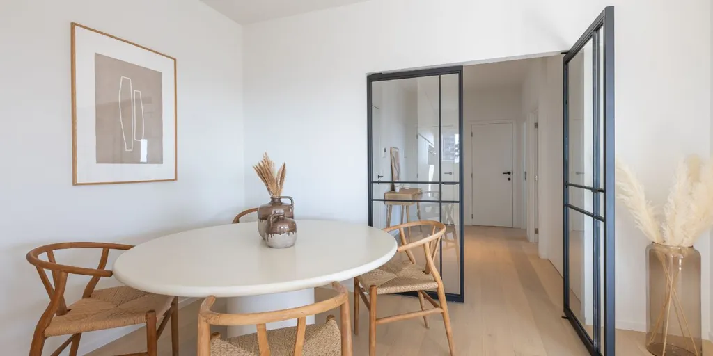 Salle à manger - Penthouse Rénové avec Terrasse à Ostende