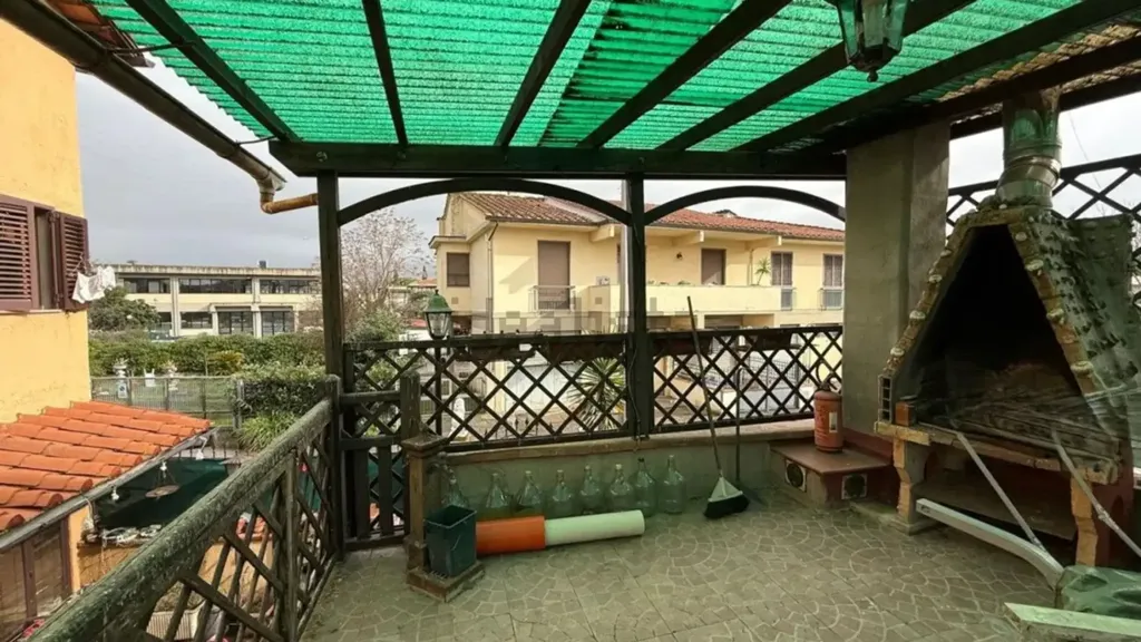 Terrasse - Triplex with Private Garden in Scandicci