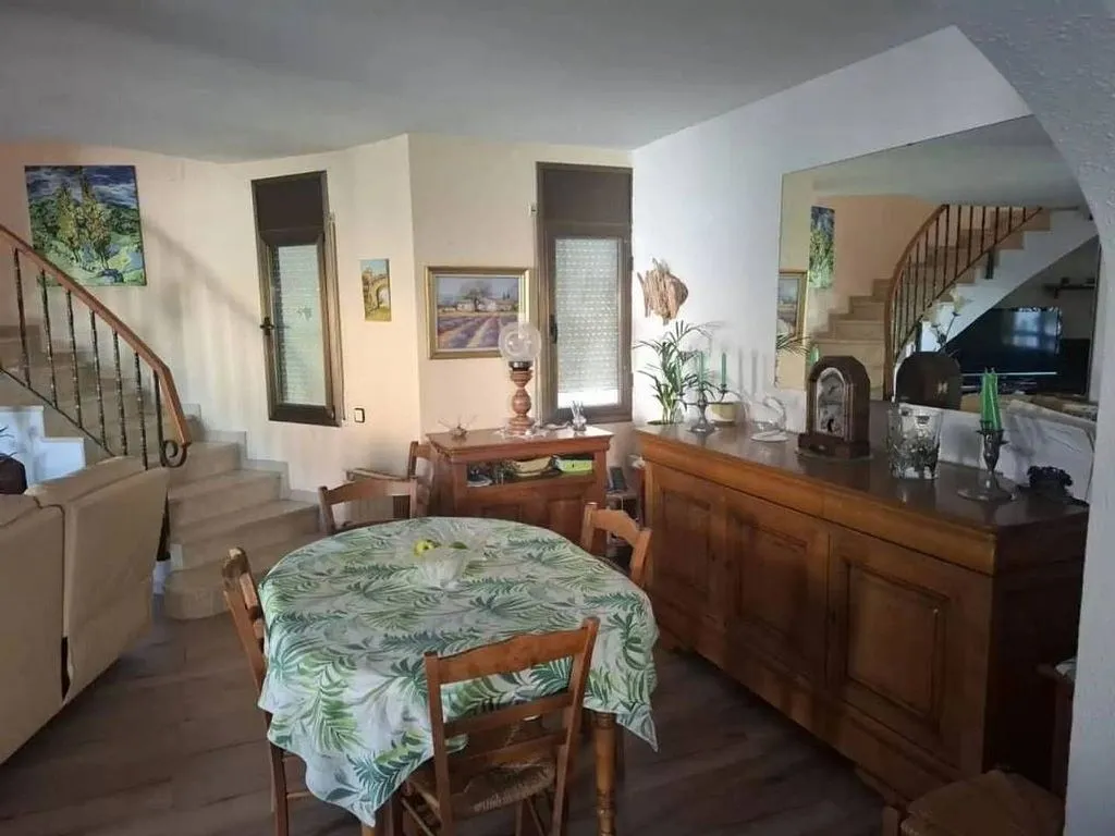 Söögituba - Chalet with Pool and Terrace in Miami Platja