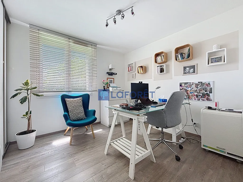 Studio - House with Garden in Morangis
