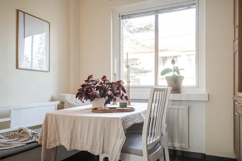 Salle à manger - Renovated Apartment with Balcony in Gothenburg