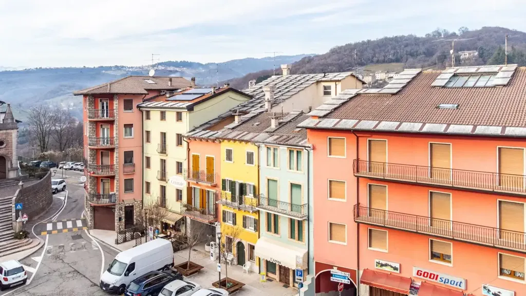 Balcony - Apartment with Panoramic Terrace in Roverè Veronese