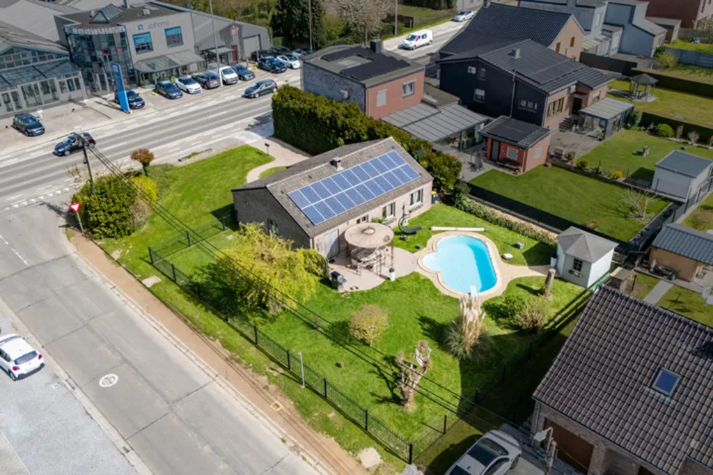 Õhuvaade - Bungalow with Pool and Terrace in Awans