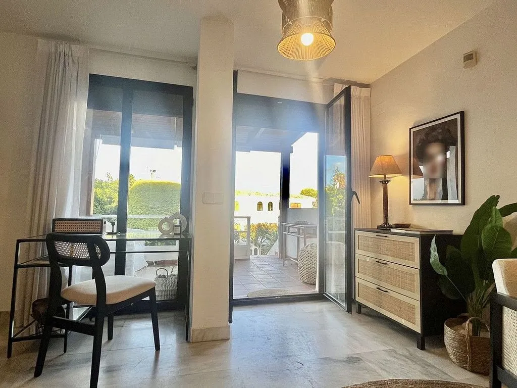 Magamistoad - Terraced House with Pool in Urban Centre