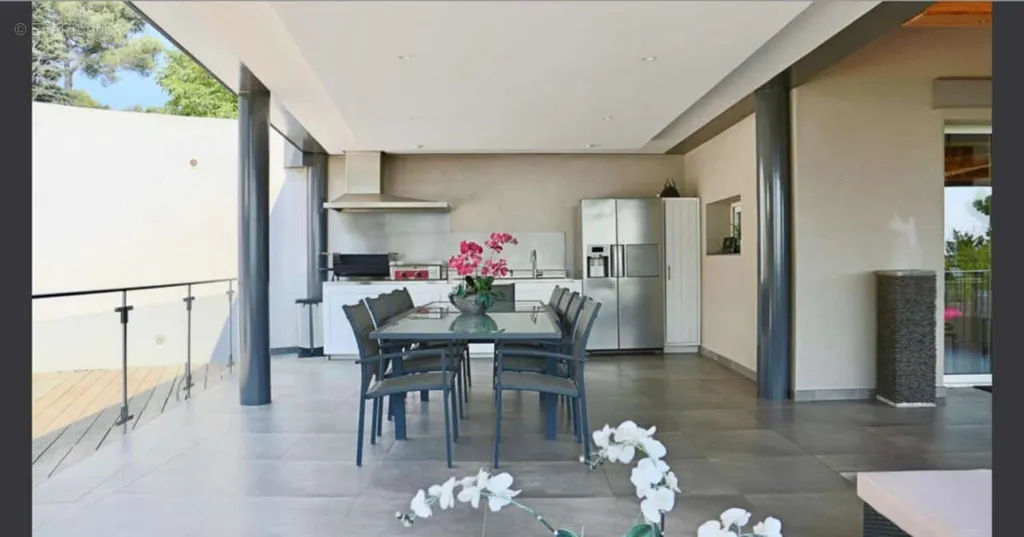 Terrass - Contemporary Villa with Pool in Lubéron