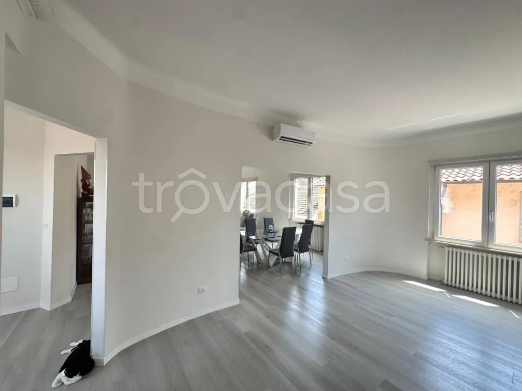 Soggiorno - Appartamento ristrutturato con terrazza a Galliate